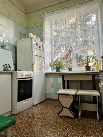 3-х сталинка 17 квартал, Каштанова, 30, все разд, 2 балкона - фото 1