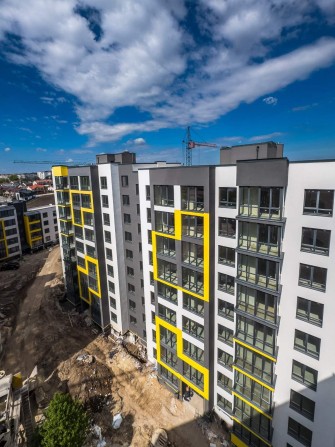 Продаж трикімнатної квартири - фото 1