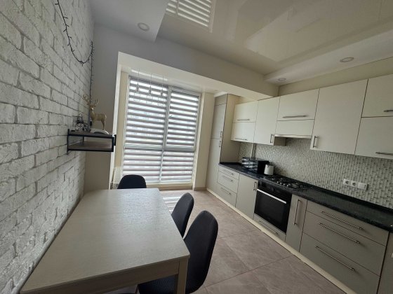 Продам однокімнатну квартиру з ремонтом на Щасливому Рівне