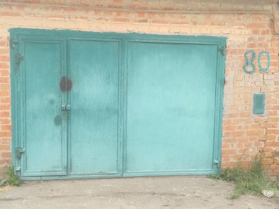 Продам гараж в районі 2 школи Лубны
