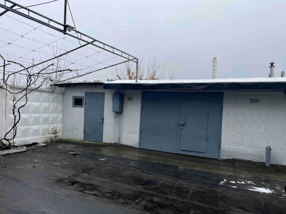 Продам гараж з прибудовою
