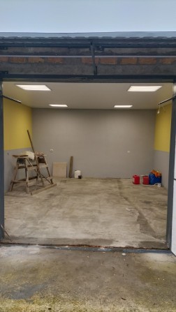 Гараж з ремонтом, централізоване опалення. - фото 1