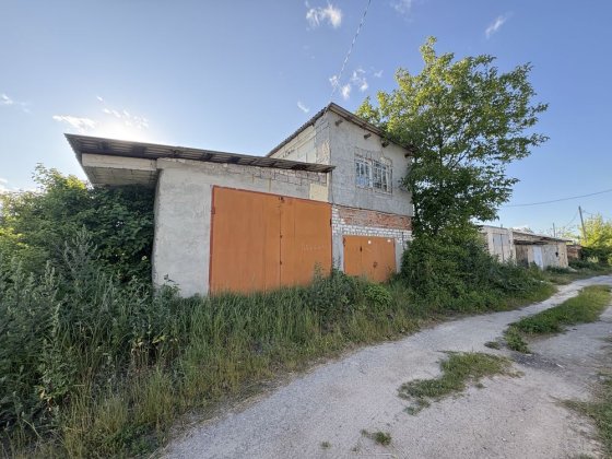Продаж двух гаражів разом, один під бус другий під легкову. 6 школа. Звягель