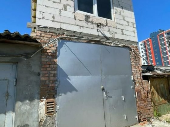 Продам двоповерховий гараж в центрі міста Хмельницький