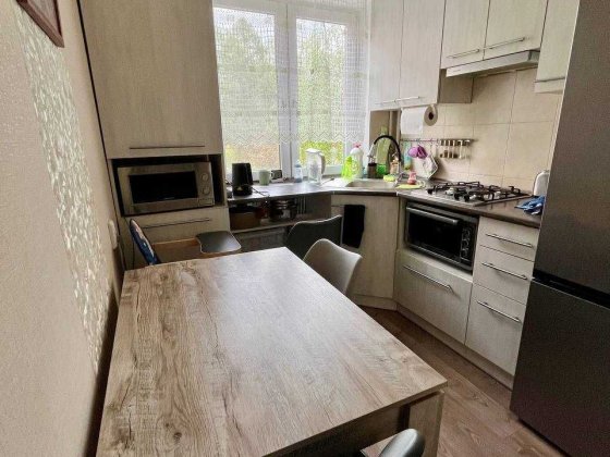 Продам 3 к квартиру, меблі+техніка. Ремонт в світлих тонах. Полтава