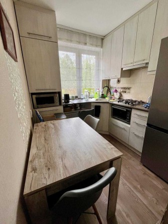 Продам 3 к квартиру, меблі+техніка. Ремонт в світлих тонах. - фото 1