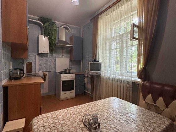 Біла Альтанка. у продажу трикімнатна квартира Полтава