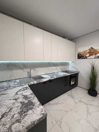 # Ексклюзивна квартира з дизайнерським ремонтом! - фото 1