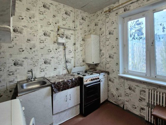 Продам житлову  1-но кім квартиру Східний Лісового Кривий Ріг