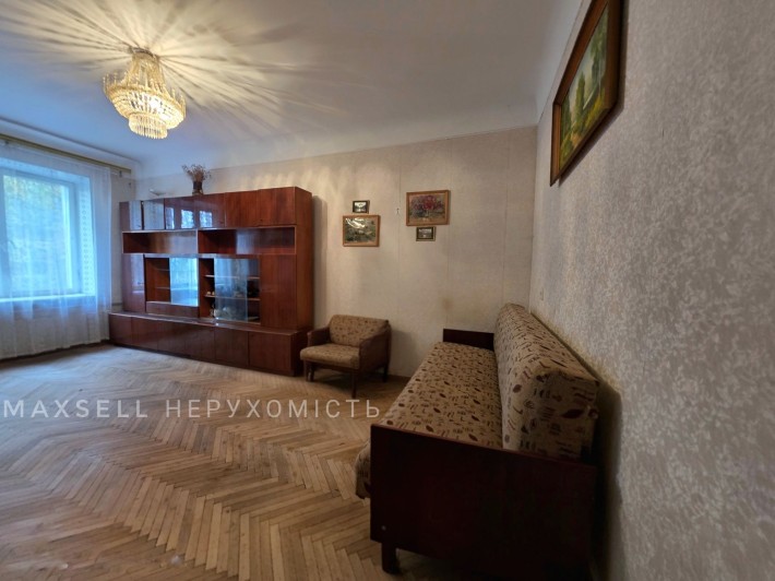 Продам 2-кімнатну квартиру в міцному цегляному будинку ("сталінка") - фото 1