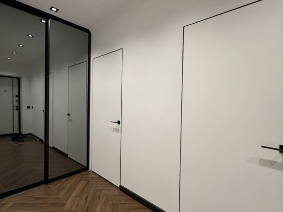 Продам 4-х кімнатну квартиру по вул.М.Вовчка Ровно