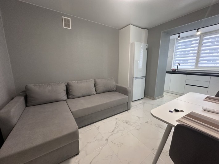 Продаж 1к квартири в новобудові цегляний будинок, меблі, техніка - фото 1