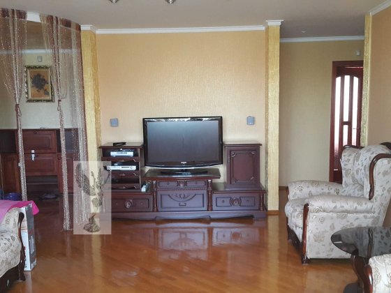 Продам 3к.квартиру ул.Металлургов + гараж рядом с домом Суми