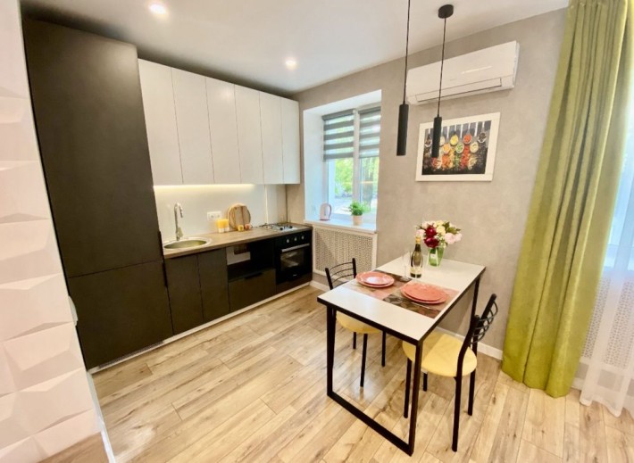 Продаж 1 к квартири з капітальним ремонтом - фото 1