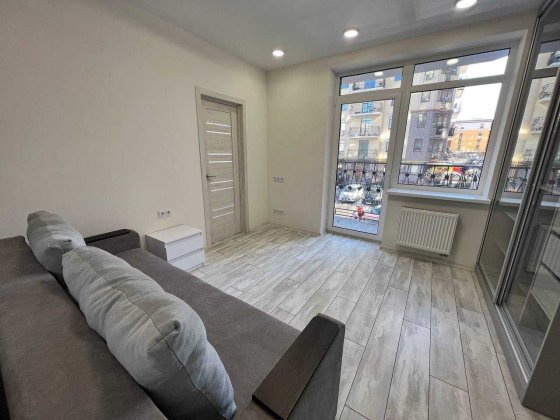 Продам велику повноцінну 2 кімнатну квартиру! Сертифікат-  так! Ирпень