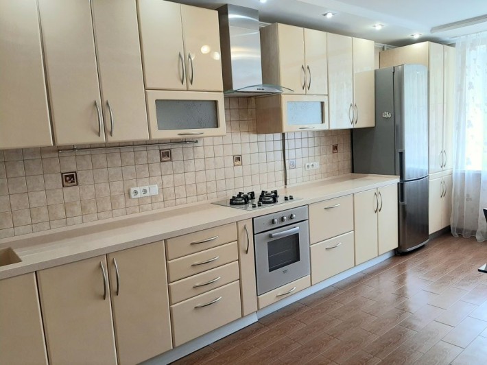 Продам 2 ком с АО, 5й этаж, Мебель, Техника, не угловая - фото 1