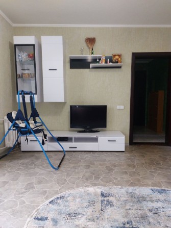 Заходь та живи! 3-кімнатна "чешка" з меблями та технікою на КРЕСі. - фото 1