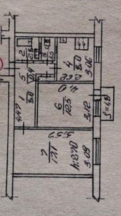 Продаж 2к в центрі на 3 поверсі з великою кухнею - фото 1