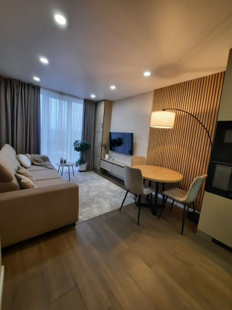 Продам квартиру з дизайнерським ремонтом - фото 1