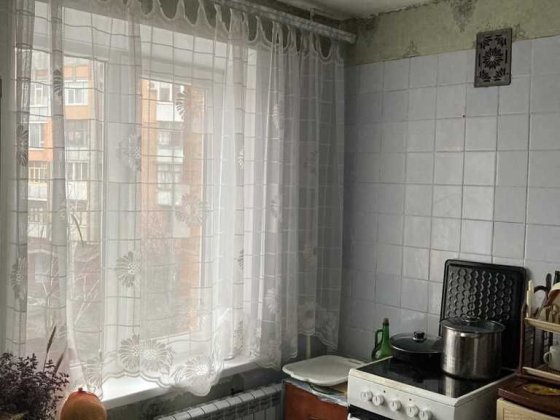 Продаж 3к квартири. 80 м2. 3/9 пов. Космет. ремонт. Поділ. №1519 Полтава