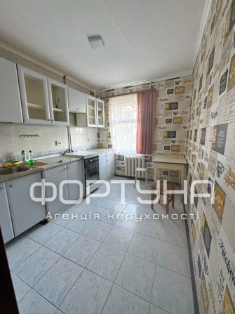 Двокімнатна 52м2, ЦЕГЛА, два балкони! - фото 1