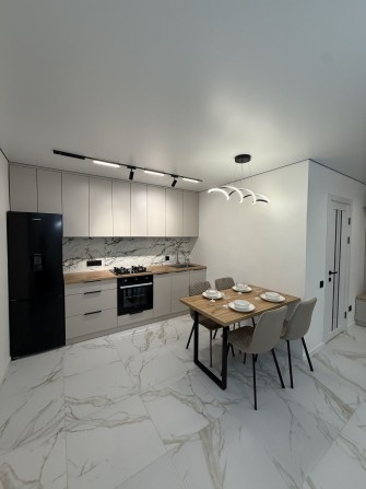 Продаж стильної двокімнатної квартири - фото 1