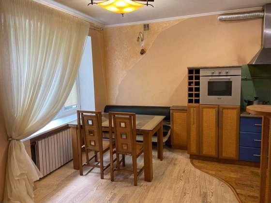 Продаж двокімнатної сталінки по проспекту Гагаріна Кривой Рог