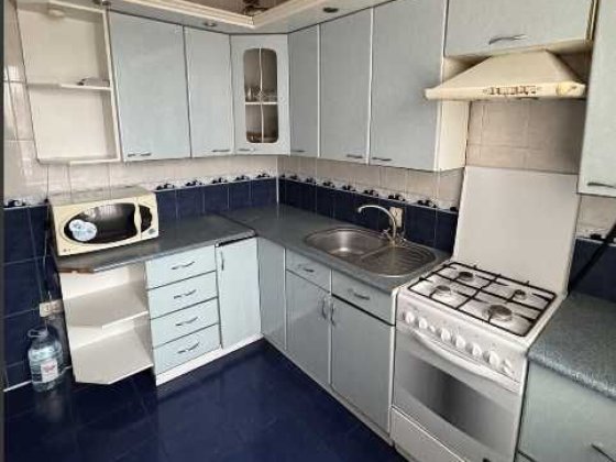 Продається двокімнатна на Лушпи Сумы