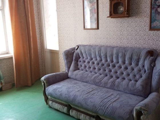 Продаю простору 2 кімнатну квартиру на 17 кварталі,червона лінія Кривой Рог