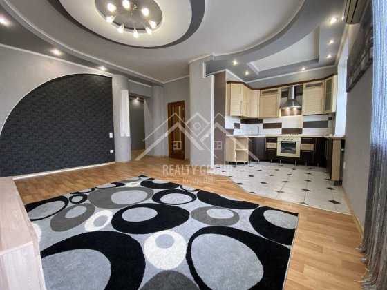 Простора 3-кімнатна сталінка з автономним опаленням (Рокувата) Кривой Рог