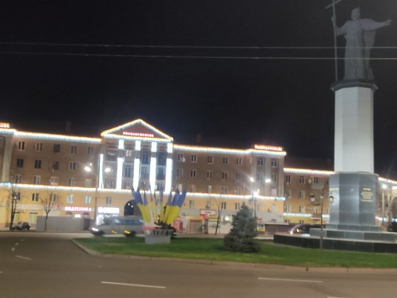 Центр! 2к видовая квартира з високими стелями, під ремонт. На Артёме Кривой Рог