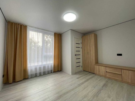 Продаж квартири біля Центру, кухня-вітальня та 2 спальні Тернополь