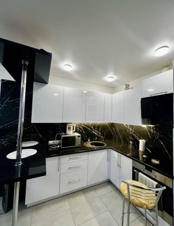 _ПРОДАМ 1-кімнатну укомплектовану квартиру в НОВОБУДОВІ - фото 1