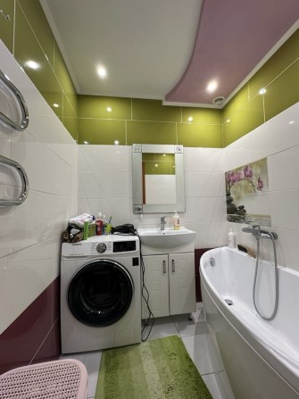 Трикімнатна. Ювілейний. Цегла - фото 1