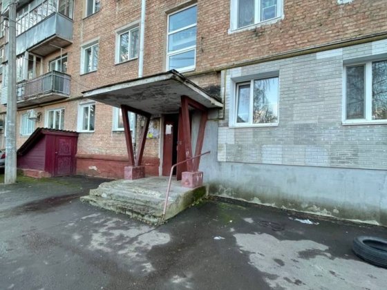 Продам трикімнатну квартиру р-н кільце Дружба вул.Відінська Ровно