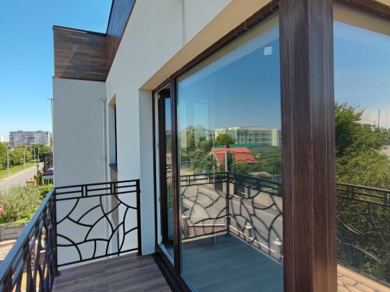 Простора 1-Kімнатна квартира в Клубному будинку від Власника Рівне