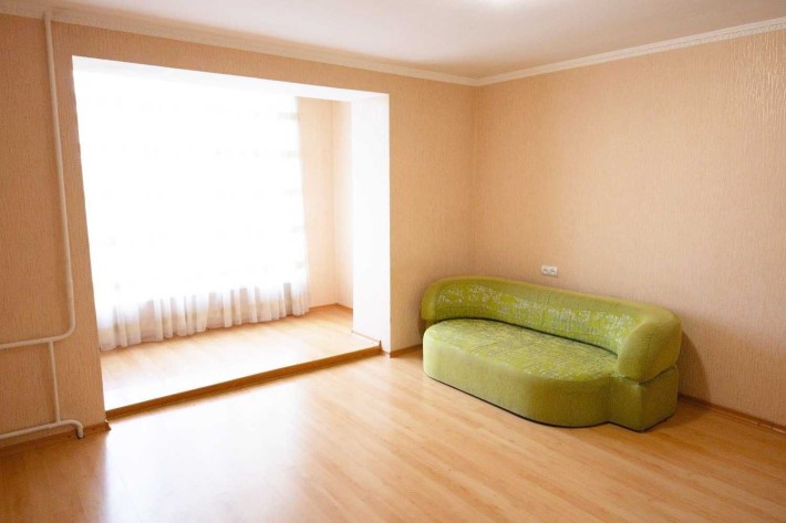 | Продається 2-кімнатна квартира покращеного планування з ремонтом - фото 1