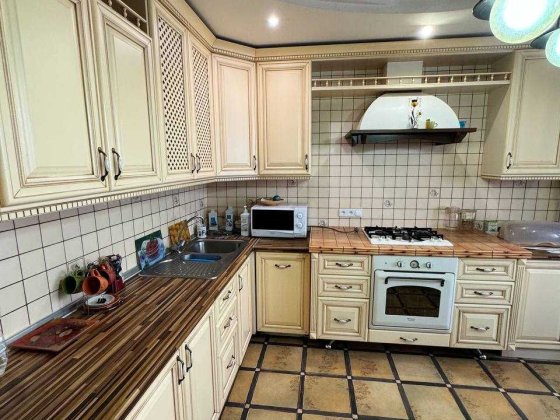 Продається 3-х кімнатна квартира на Подолі Полтава