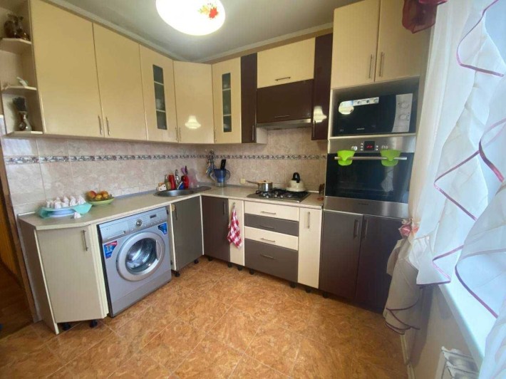 Продам 3-х кімнатну квартиру - фото 1