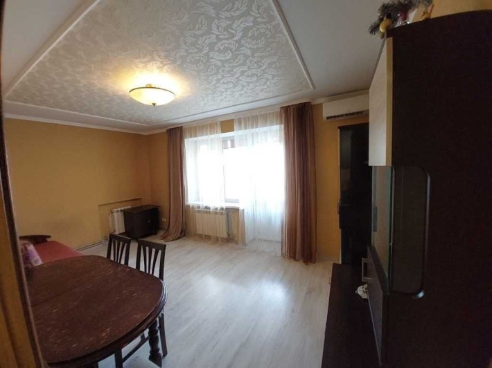 Продам 2к квартиру з ремонтом, цегла, КОТЕЛ, 2й поверх - фото 1