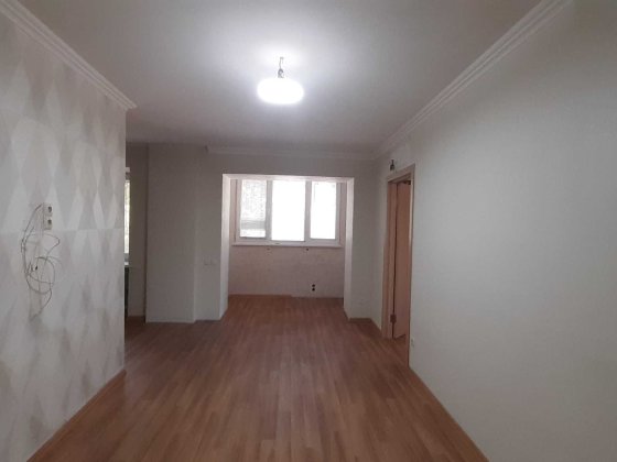 Продам  2-х кімнатну квартиру  по проспекту Незалежності! Херсон