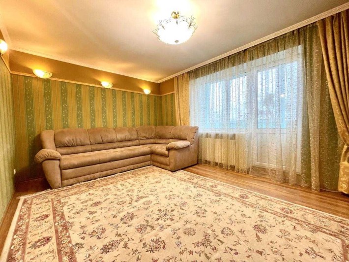 3 км квартира на Коцюбинського з автономним опаленням та євроремонтом - фото 1