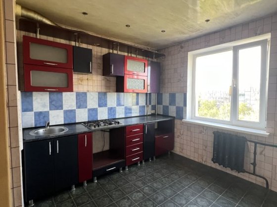 Продам 4 кімнатну квартиру по вулиці Співдружності 40 Кривой Рог