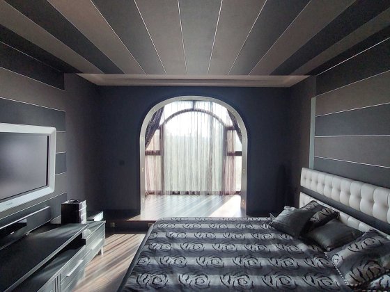 Продам трикімнатну квартиру з меблями,технікою. 84 м2. Центрально м.р. Кривой Рог