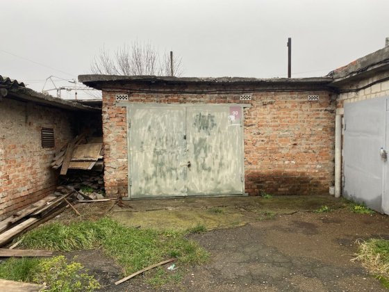 Продам гараж київська навпроти металобази масмарт