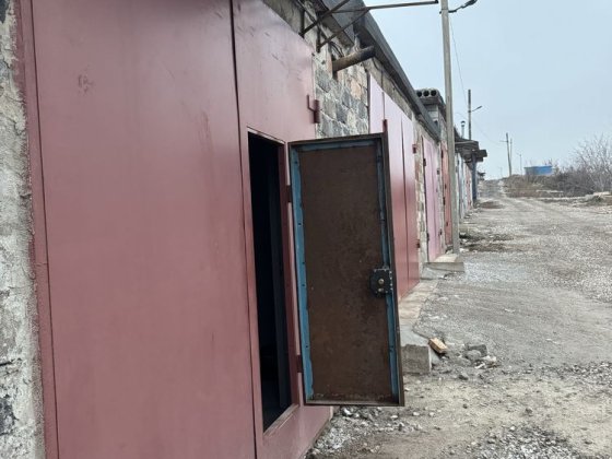 Продам Бокс 5,6/9,5м,Ворота высокие,заведено 3 фазы,Восточный 1 Кривой Рог