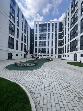 Простора 1-кімнатна в ЖК Галицький, автономне опалення, охорона - фото 1