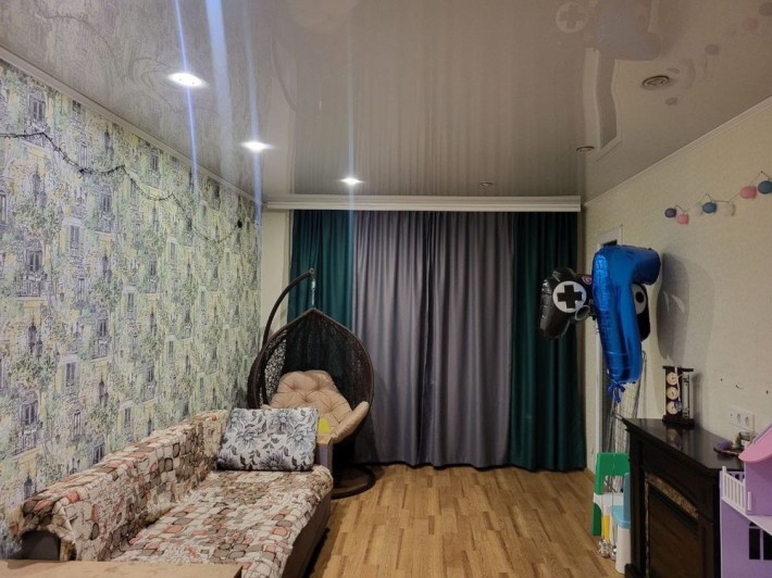 Продам 3-кімнатну квартиру Кривий Ріг, 1-й Східний район (кутова) - фото 1