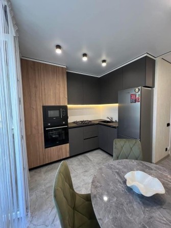 Продається стильна 1 кімнатна квартира в новобудові - фото 1