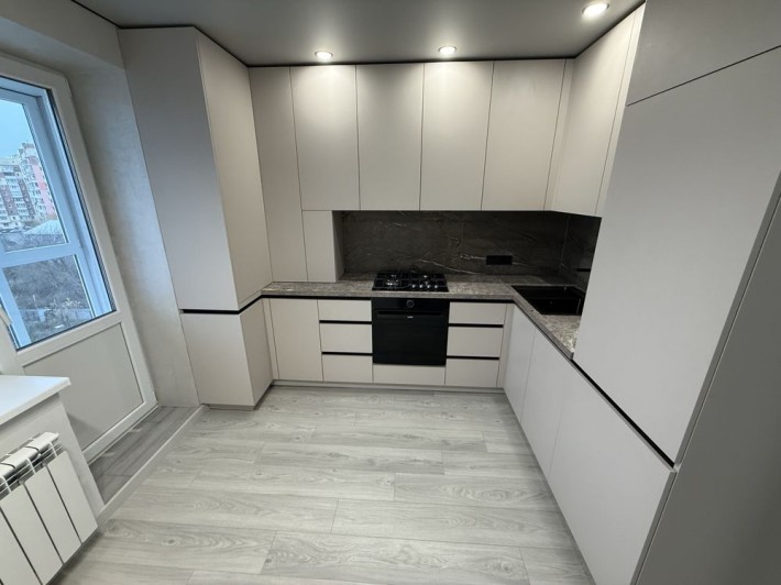 Новий ремонт. Фурманова. Новобудова. Цегла. Не кутова. 42м2 - фото 1